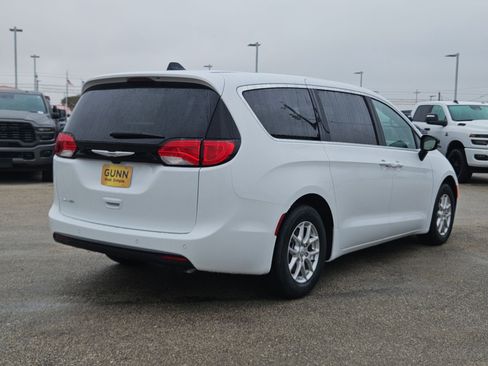 New 2026 Chrysler Voyager LX image 3