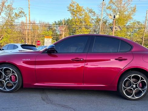 Used 2022 Alfa Romeo Giulia Veloce AWD/4WD image 4