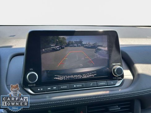 Used 2025 Nissan Rogue S AWD/4WD image 28