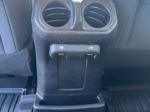 Used 2024 Jeep Wrangler Unlimited AWD/4WD image 29