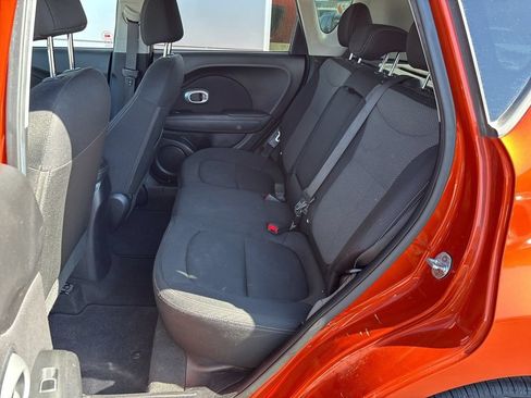 Used 2018 Kia Soul + FWD image 12