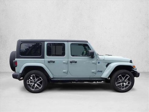 Used 2024 Jeep Wrangler Unlimited w/ Technology Group AWD/4WD image 14