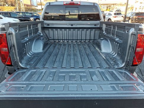 Used 2021 Chevrolet Colorado LT w/ LT Convenience Package image 28