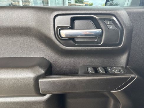 Used 2020 Chevrolet Silverado 1500 Custom w/ Custom Value Package AWD/4WD image 10