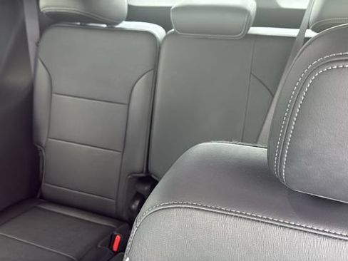 Used 2025 Buick Enclave Preferred FWD image 26