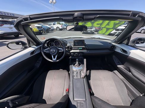Used 2016 MAZDA MX-5 Miata Club w/ Brembo/BBS Package RWD image 17