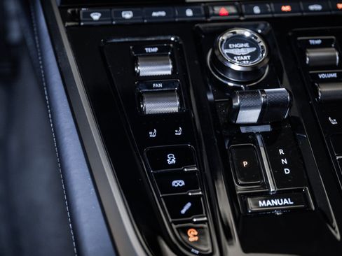 Used 2025 Aston Martin DBX 707 image 42