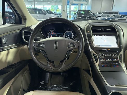 Used 2018 Lincoln MKX Reserve AWD/4WD image 28