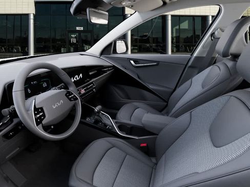 New 2026 Kia Niro EX FWD image 17