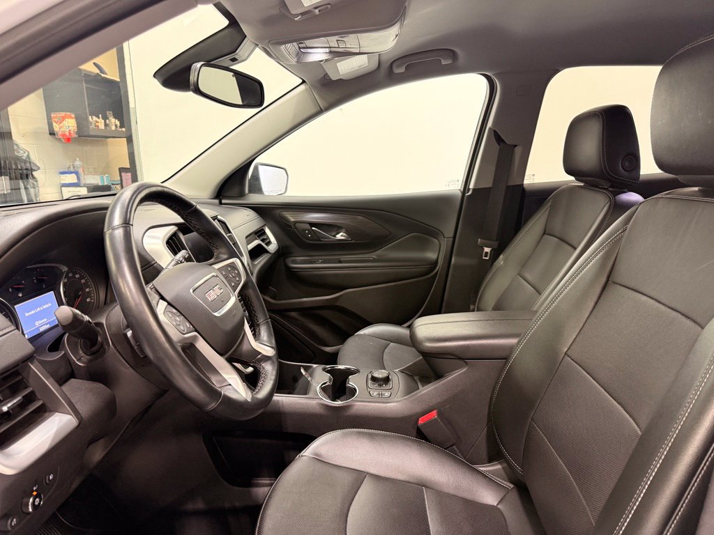 Used 2024 GMC Terrain SLT AWD/4WD image 10
