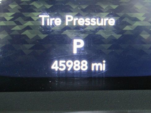 Used 2024 Jeep Wrangler Sahara image 23