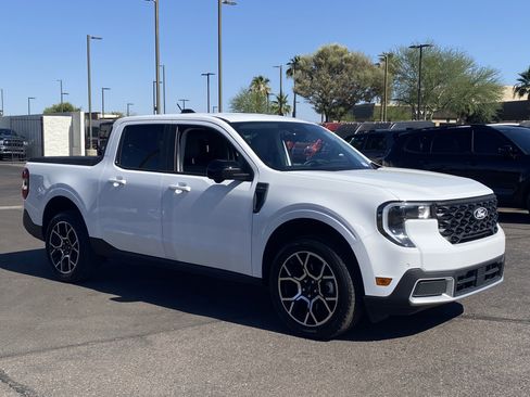 Used 2025 Ford Maverick Lariat AWD/4WD image 7