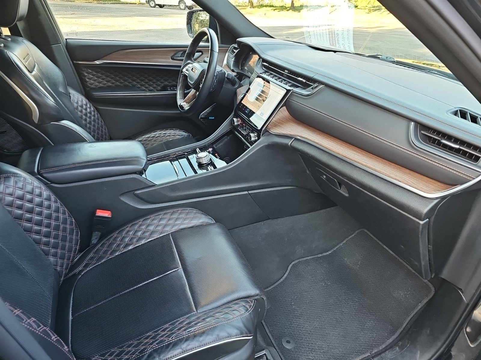 Used 2022 Jeep Grand Cherokee Summit AWD/4WD image 10