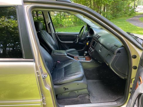 Used 2002 Mercedes-Benz ML 320 4MATIC image 39