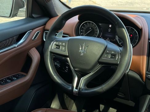 Certified 2022 Maserati Levante Modena image 21