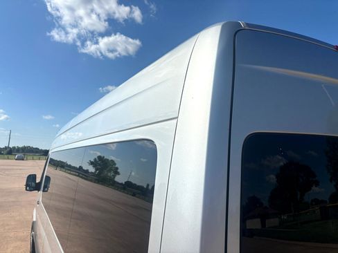 Used 2007 Dodge Sprinter 2500 w/ Cooling Group image 8