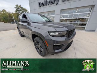 New 2025 Jeep Grand Cherokee Limited w/ Black Appearance Package video 1