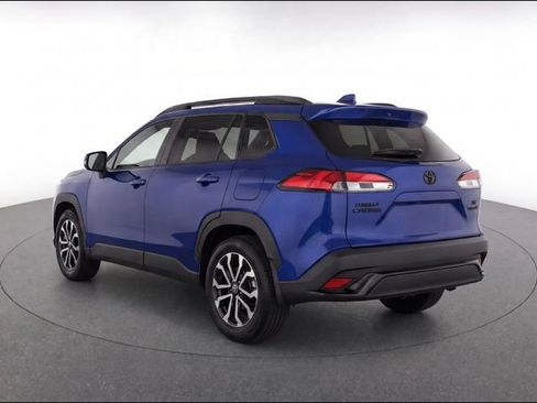 Used 2023 Toyota Corolla Cross AWD Hybrid w/ Moonroof Package image 5