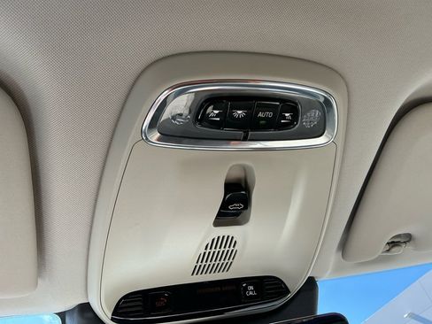 Used 2018 Volvo XC60 T5 Momentum image 37