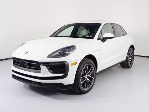 New 2026 Porsche Macan image 6