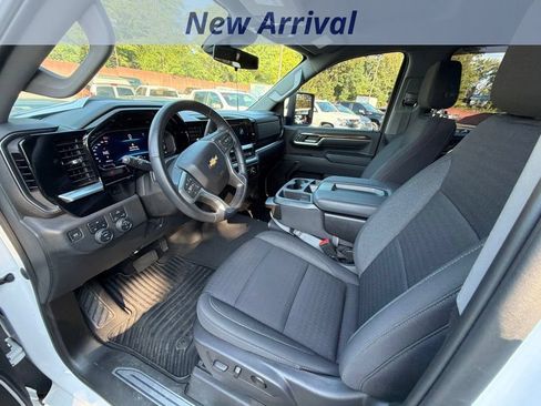 Used 2024 Chevrolet Silverado 2500 LT w/ Convenience Package AWD/4WD image 12