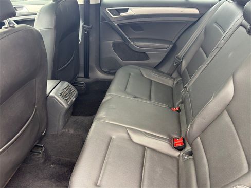Used 2017 Volkswagen Golf Wolfsburg Edition image 31