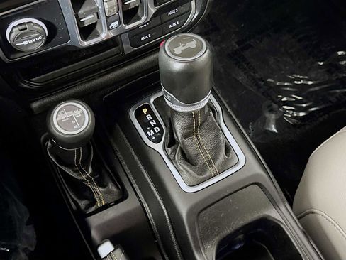 Used 2022 Jeep Wrangler Unlimited Sahara image 17