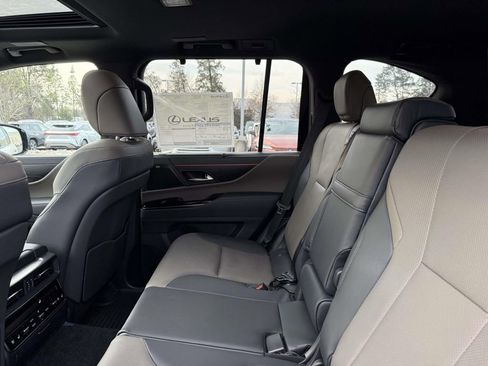 Used 2025 Lexus LX 700h Overtrail image 19