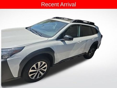 Used 2023 Subaru Outback Premium AWD/4WD image 6