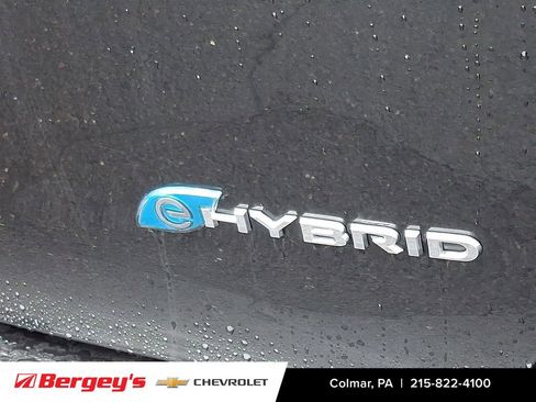 Used 2023 Chrysler Pacifica Touring-L image 33