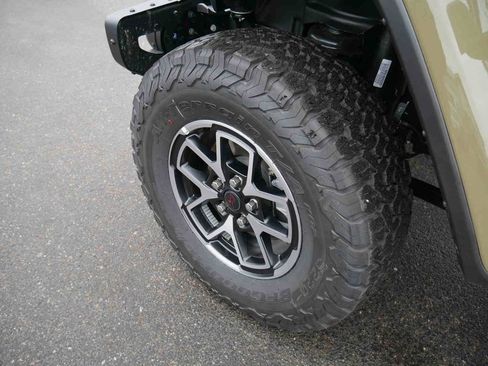 New 2026 Jeep Wrangler Unlimited Rubicon w/ Steel Bumper Group AWD/4WD image 14