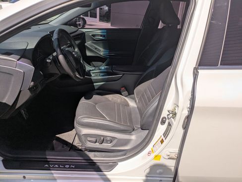 Used 2019 Toyota Avalon XSE w/ Carpet Mat Package FWD image 15