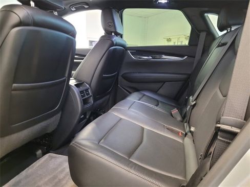 Used 2020 Cadillac XT5 Premium Luxury image 12