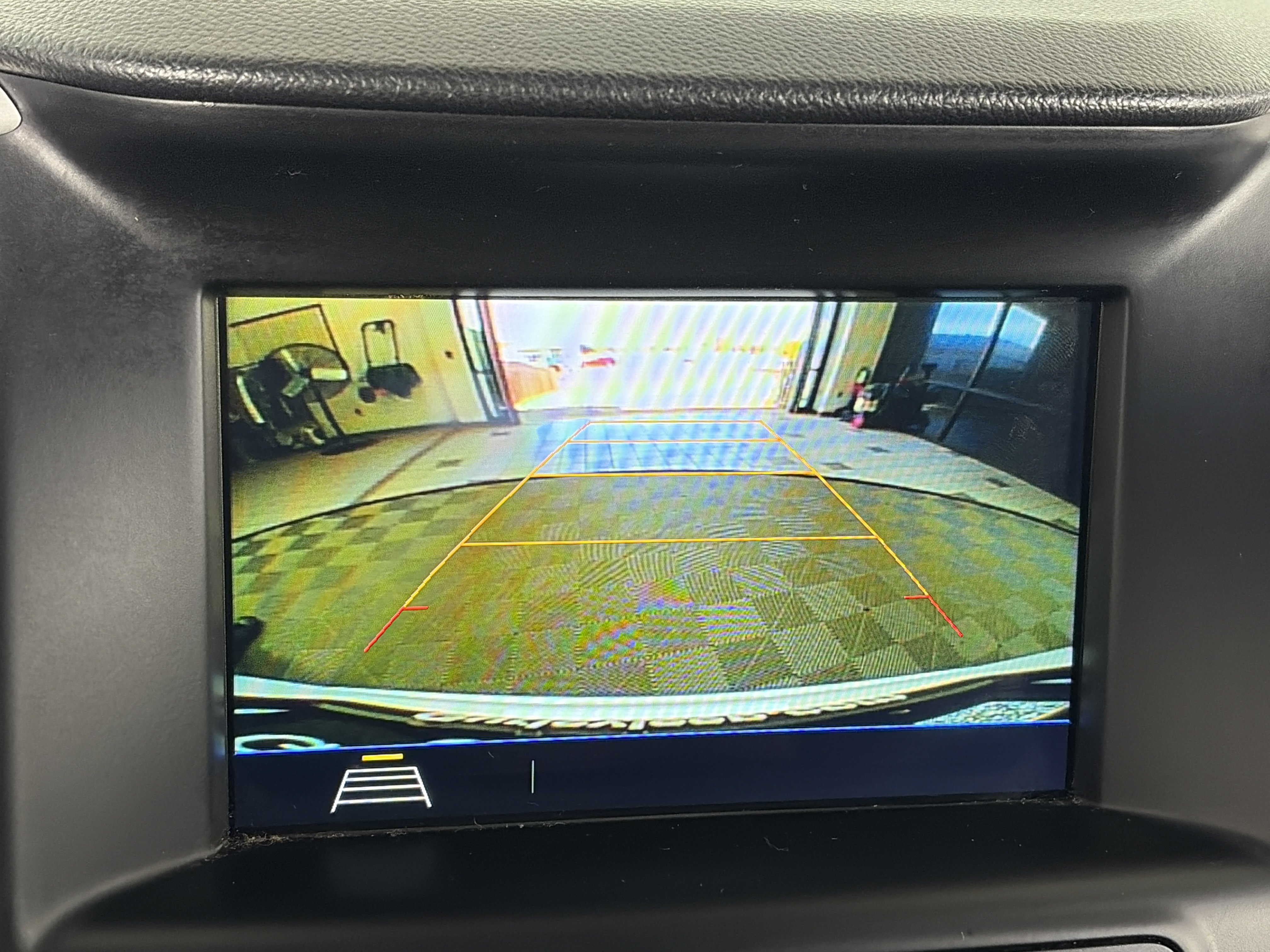 Used 2018 GMC Terrain SLE w/ Driver Convenience Package FWD image 23