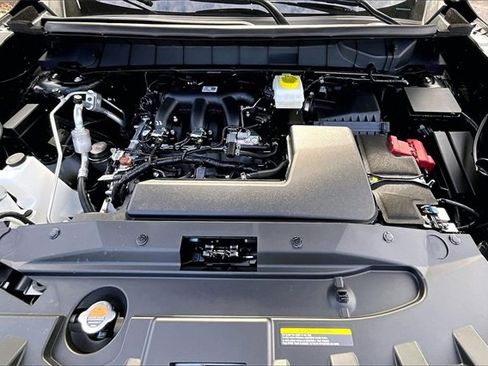 New 2025 Nissan Pathfinder SV image 7