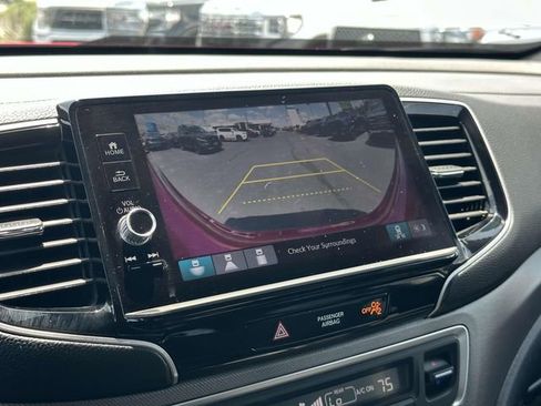 Used 2025 Honda Ridgeline Sport image 17
