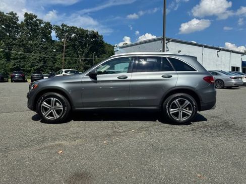 Used 2018 Mercedes-Benz GLC 300 4MATIC w/ Multimedia Package image 2