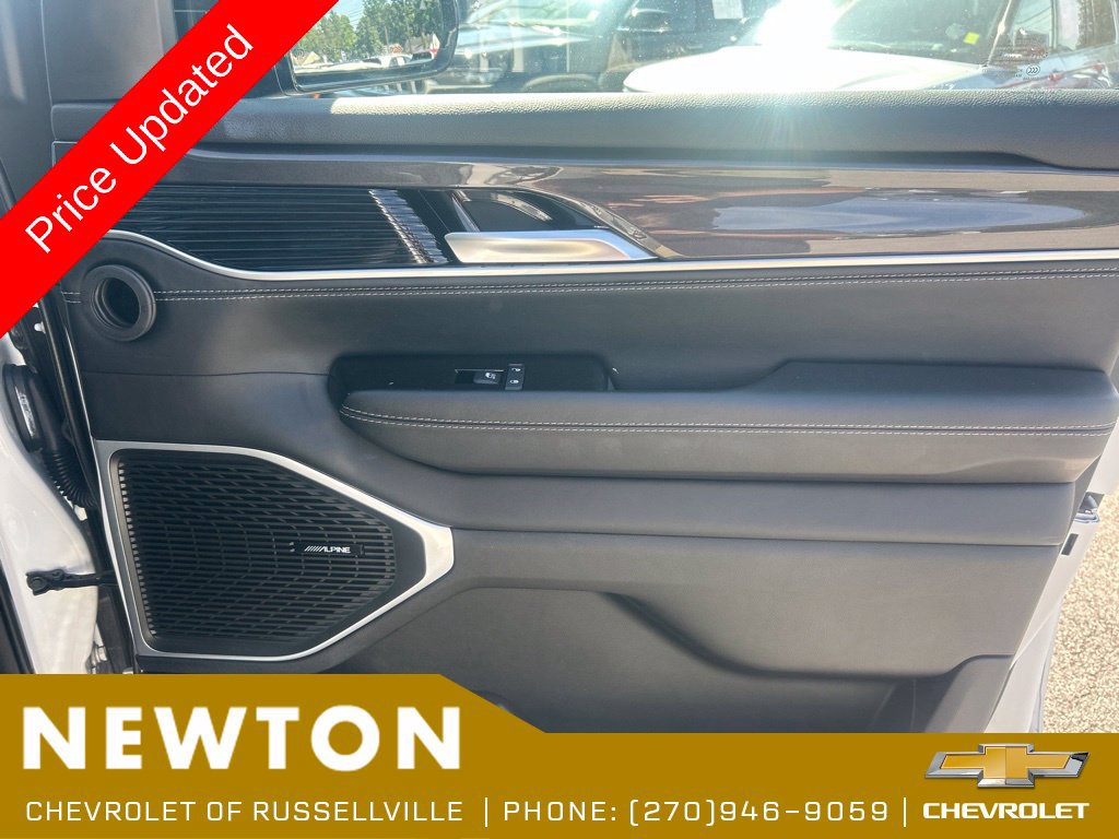 Used 2023 Jeep Wagoneer 4WD w/ Premium Group I image 26