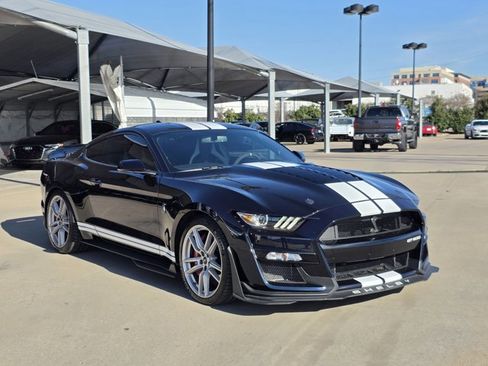 Used 2021 Ford Mustang Shelby GT500 w/ Technology Package image 3