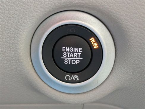 Used 2024 Chrysler Pacifica Touring-L image 30