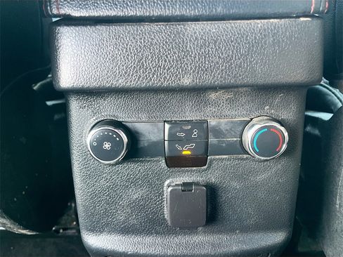 Used 2016 Ford Explorer Sport image 25