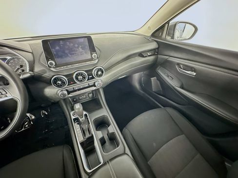Used 2025 Nissan Sentra SV FWD image 11