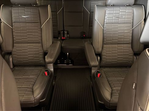 New 2025 Cadillac Escalade V image 17