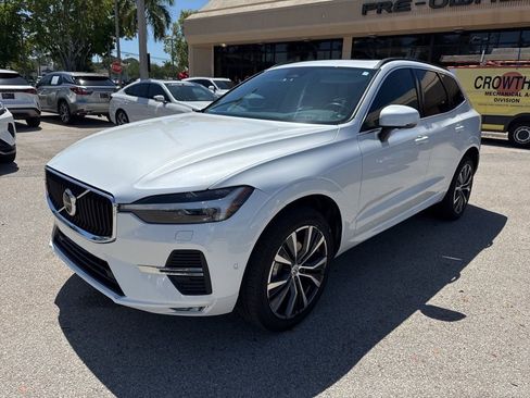 Used 2022 Volvo XC60 B5 Momentum w/ Advanced Package AWD/4WD image 2