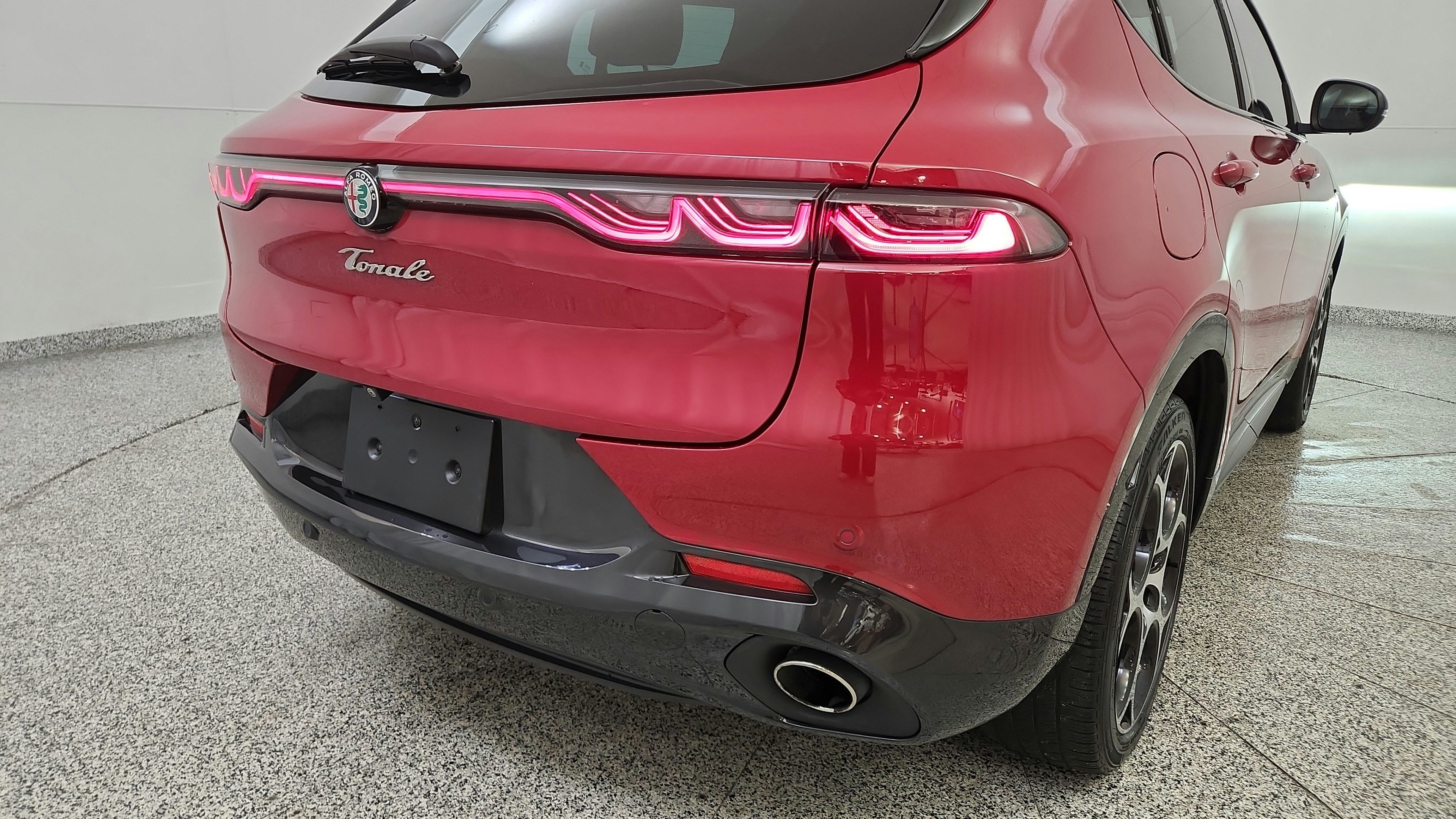 Used 2024 Alfa Romeo Tonale Veloce w/ Premium Interior Package AWD/4WD image 31