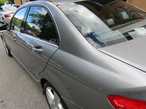 Used 2011 Mercedes-Benz C 300 4MATIC Sedan image 6