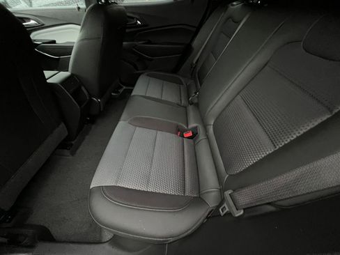 Used 2025 Chevrolet Trax LT image 25