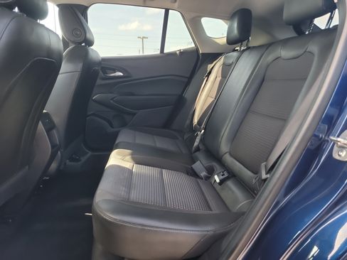 Used 2024 Chevrolet Trax LT FWD image 11