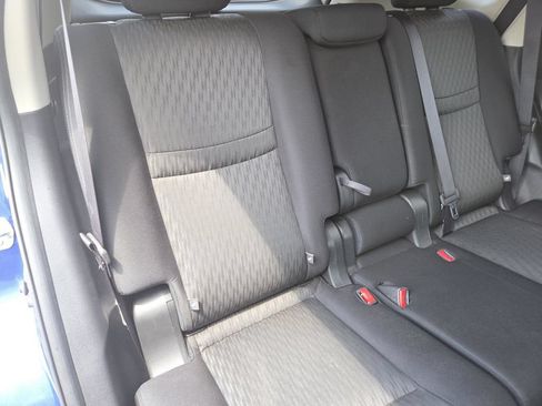 Used 2020 Nissan Rogue SV FWD image 18