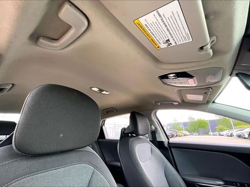 Used 2025 Kia K4 LXS image 12